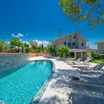 Seashell Luxury - 1